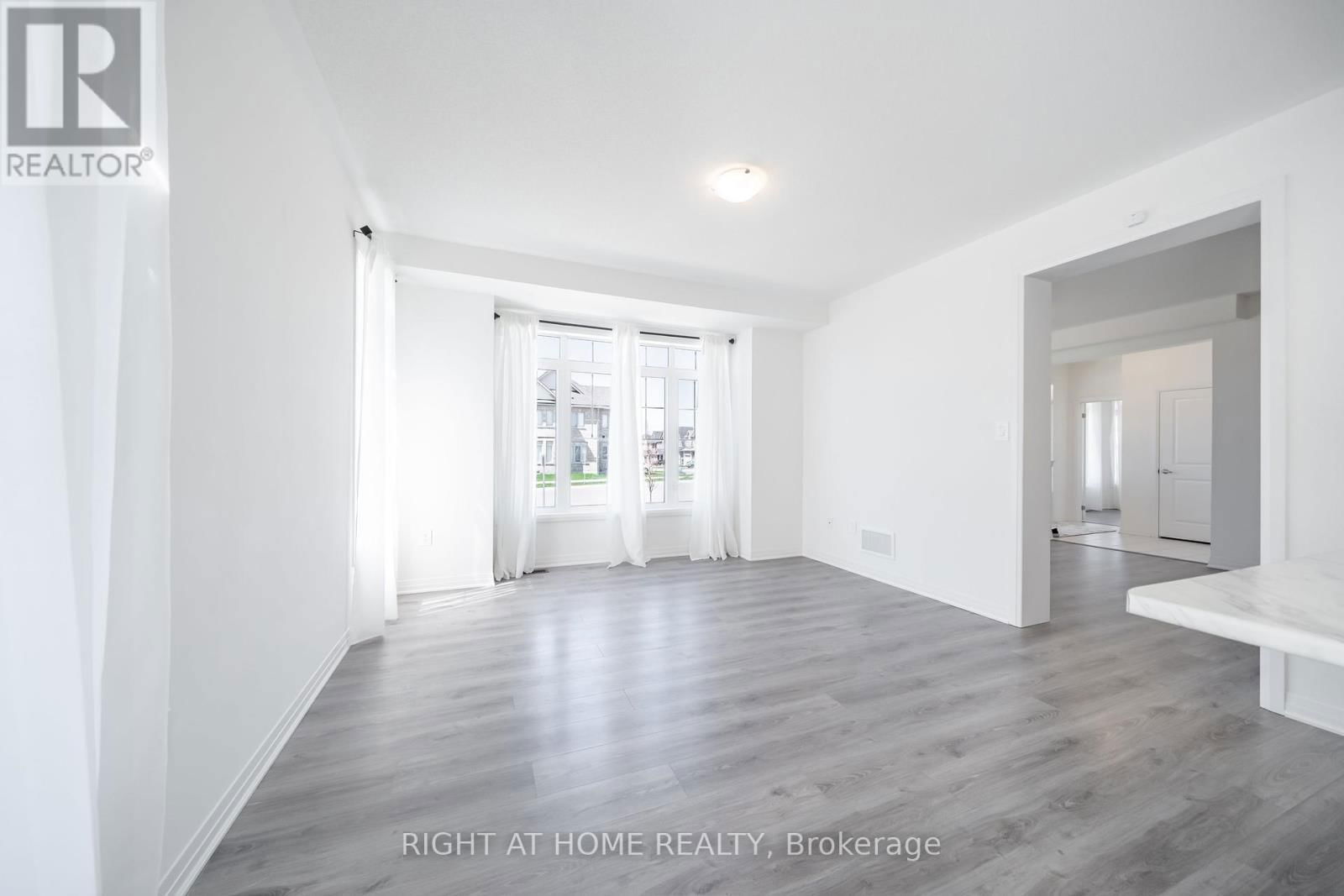 42 COPPERHILL HEIGHTS Image 12