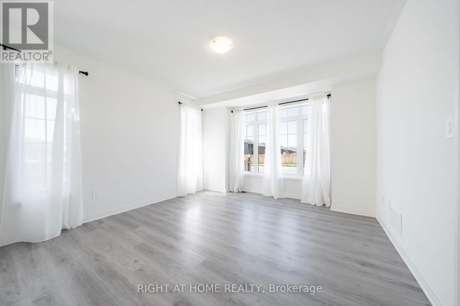 42 COPPERHILL HEIGHTS Image 14