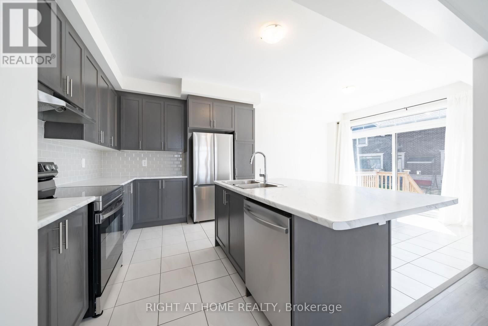 42 COPPERHILL HEIGHTS Image 16