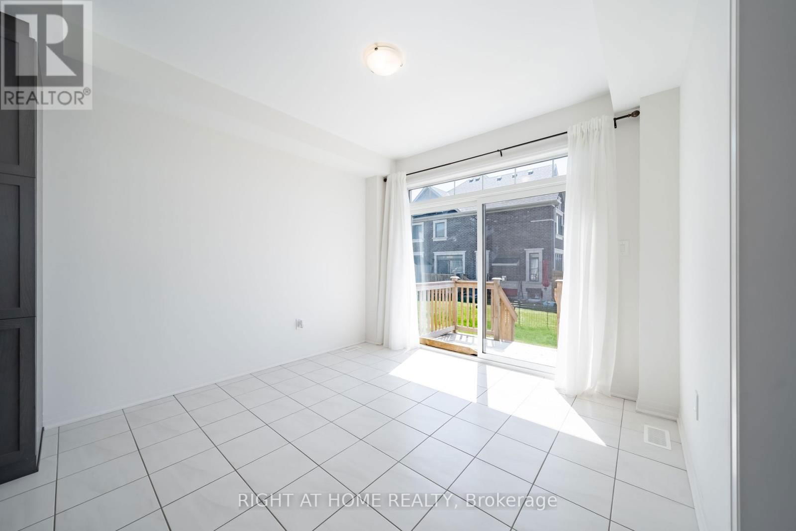 42 COPPERHILL HEIGHTS Image 23