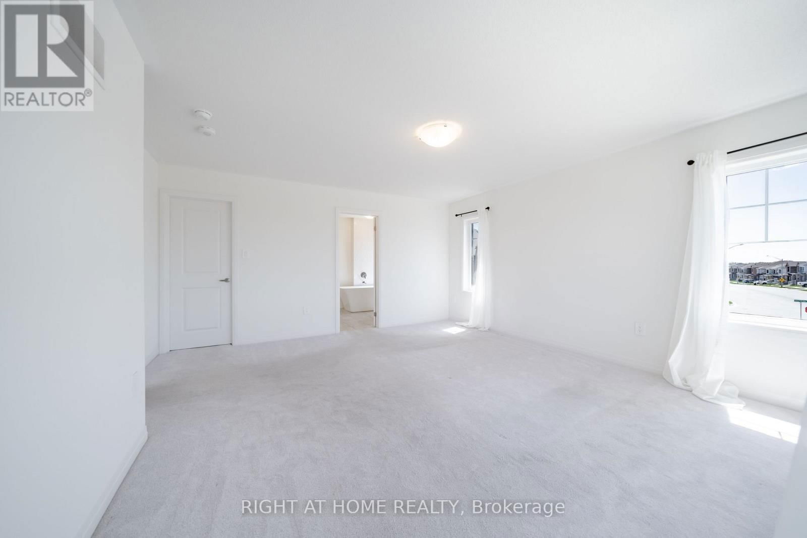 42 COPPERHILL HEIGHTS Image 31