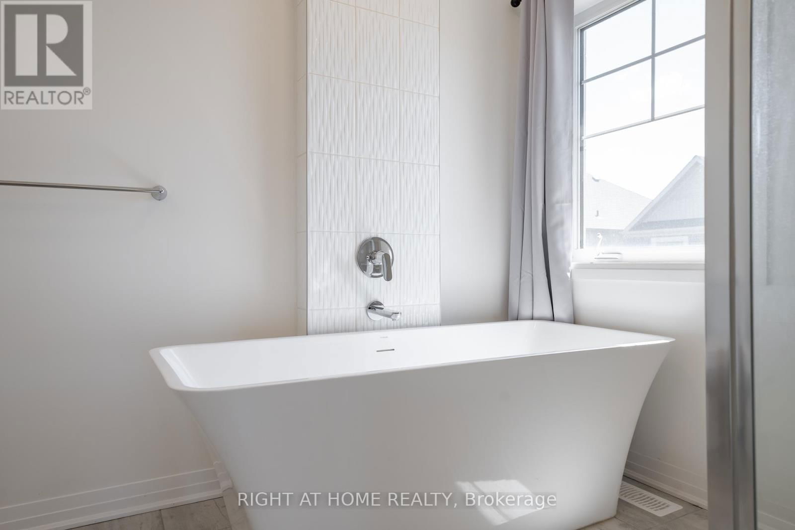 42 COPPERHILL HEIGHTS Image 36