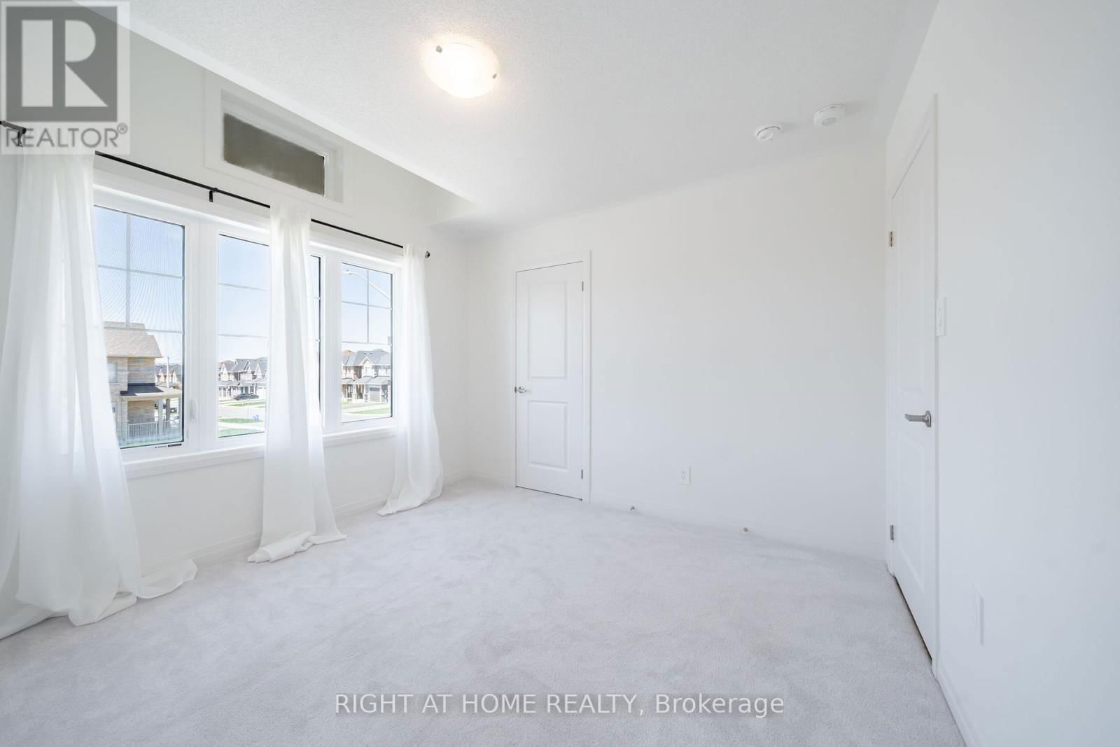 42 COPPERHILL HEIGHTS Image 38