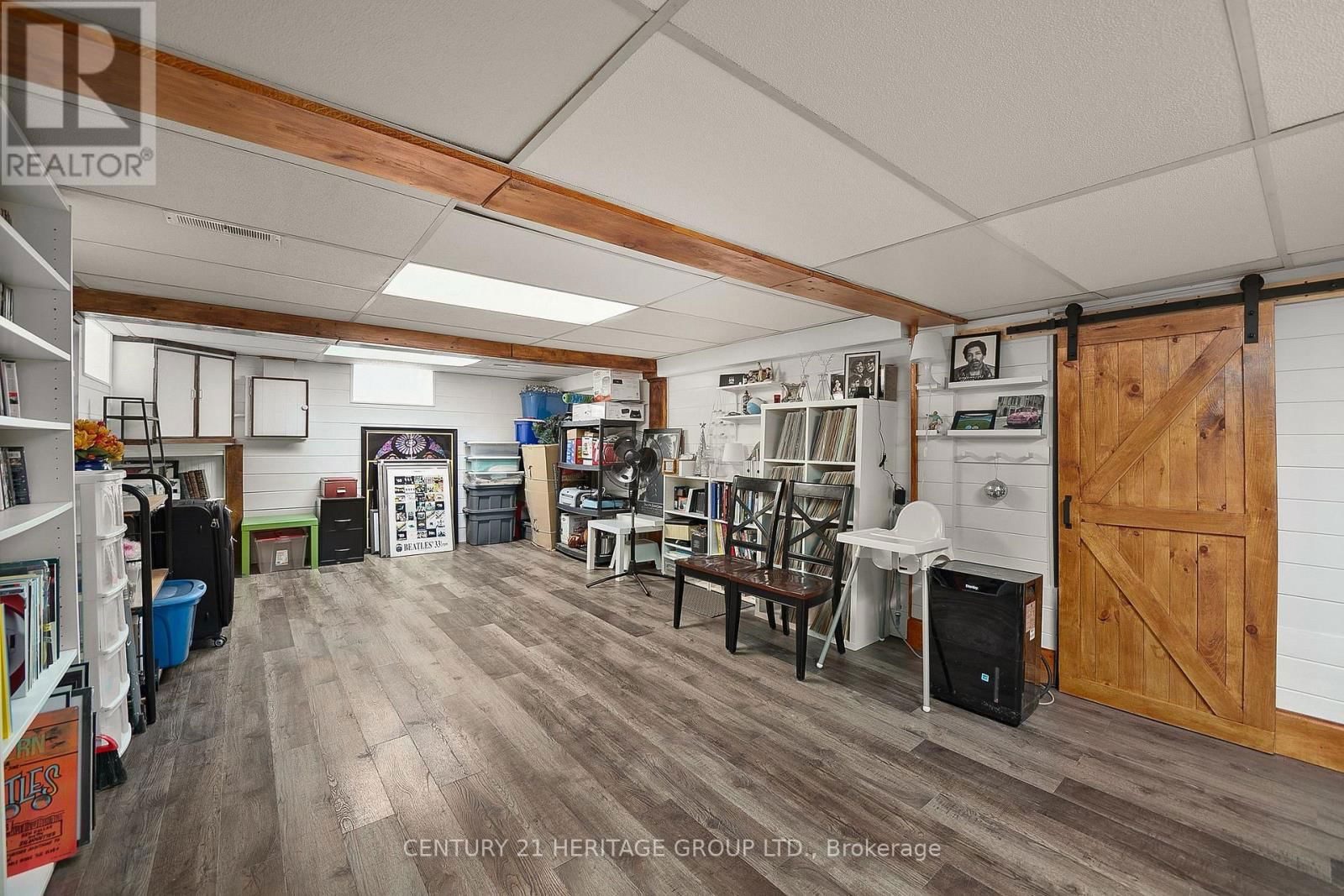 1672 RIDGE ROAD EAST Image 27