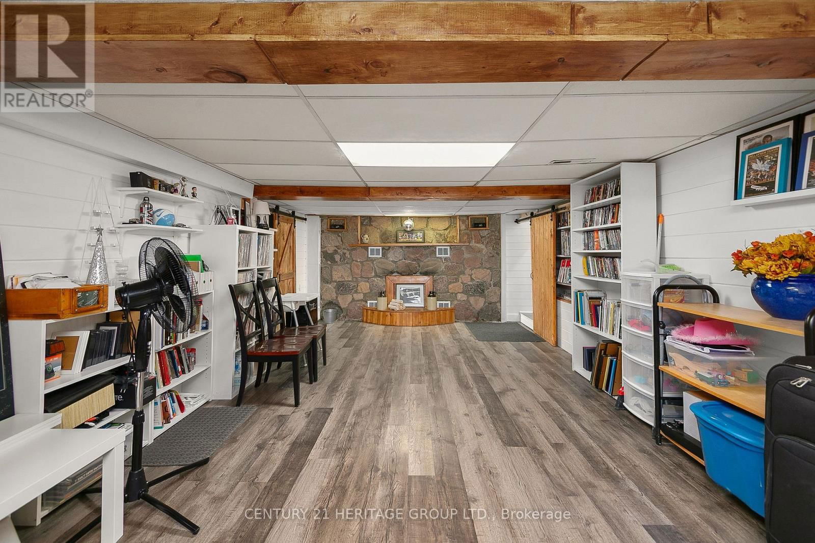 1672 RIDGE ROAD EAST Image 28