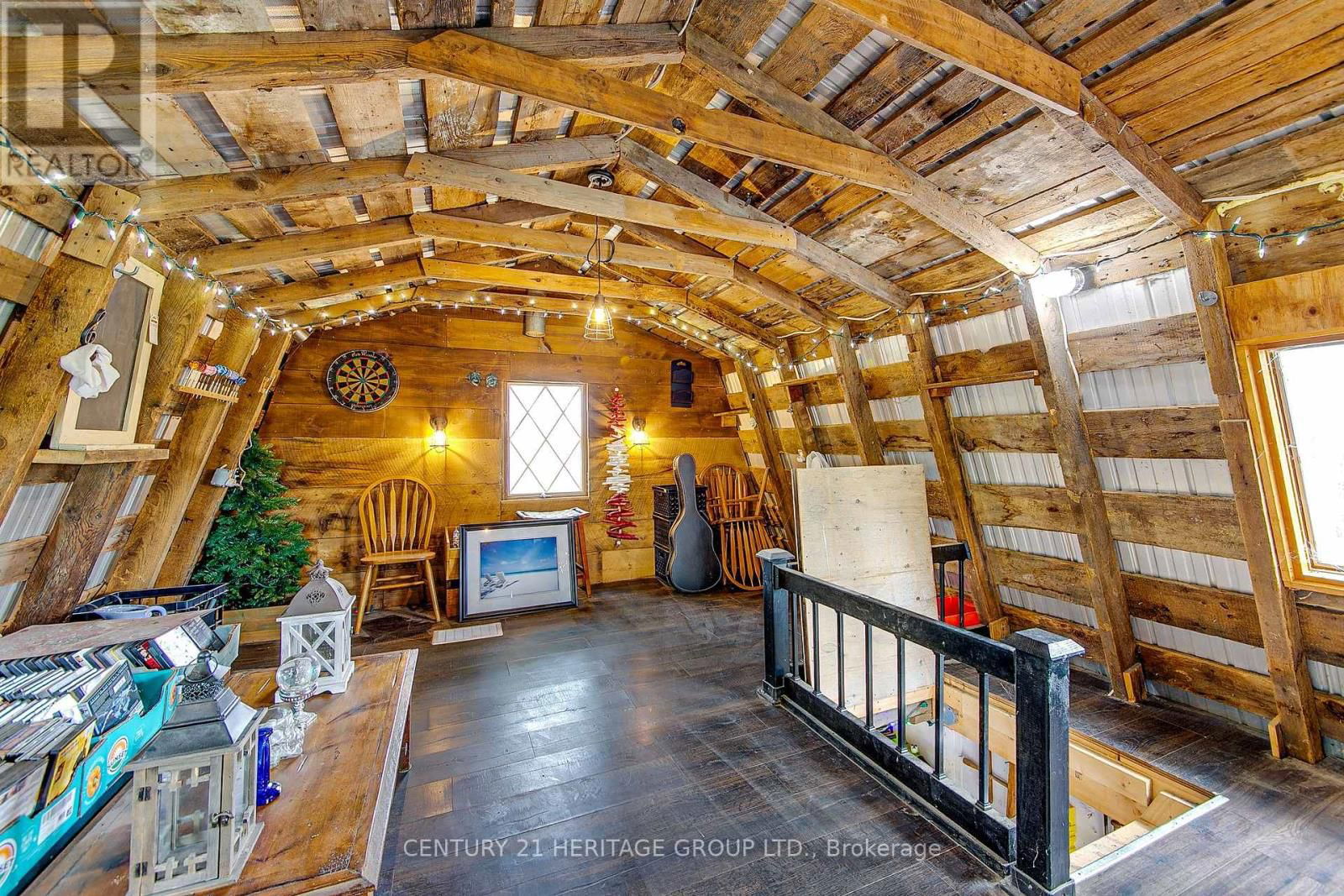1672 RIDGE ROAD EAST Image 34