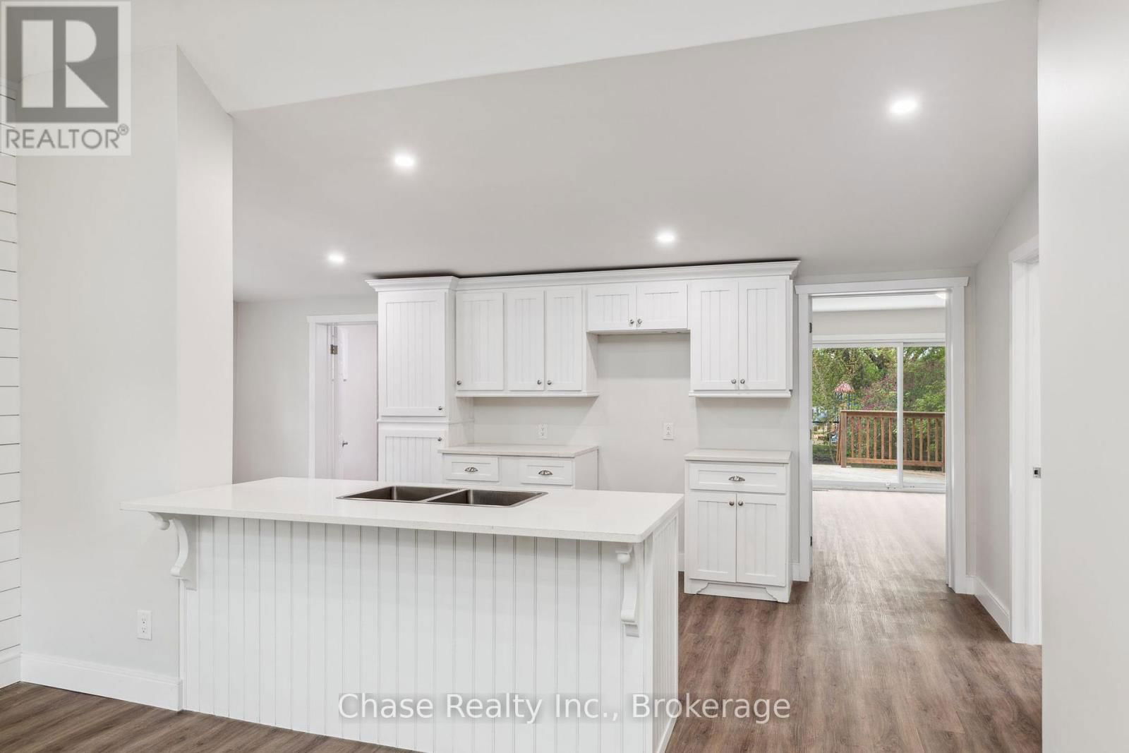 68 FOX STREET Image 10