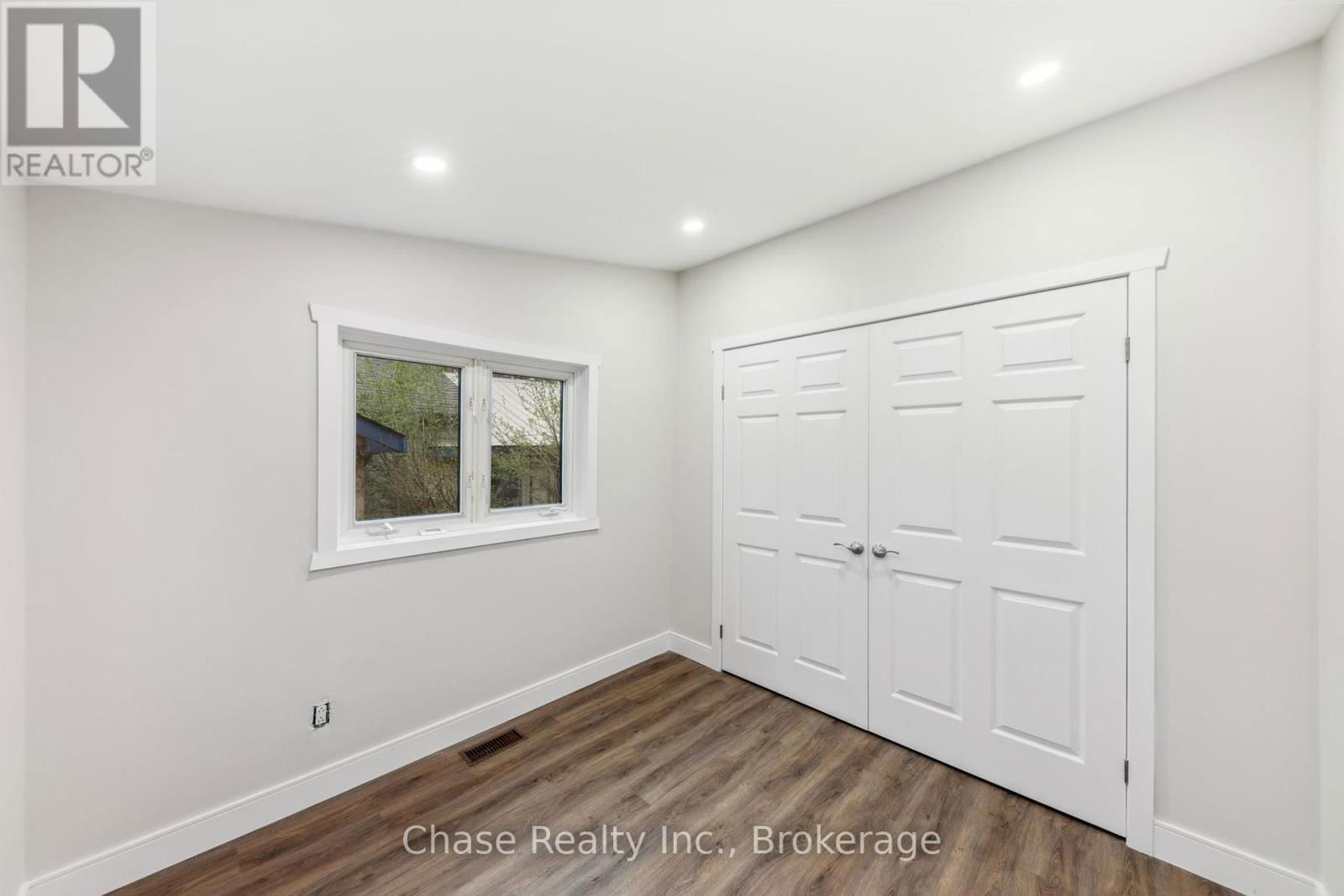 68 FOX STREET Image 14