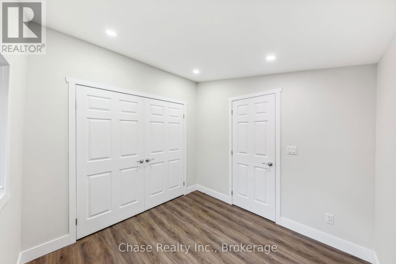 68 FOX STREET Image 15