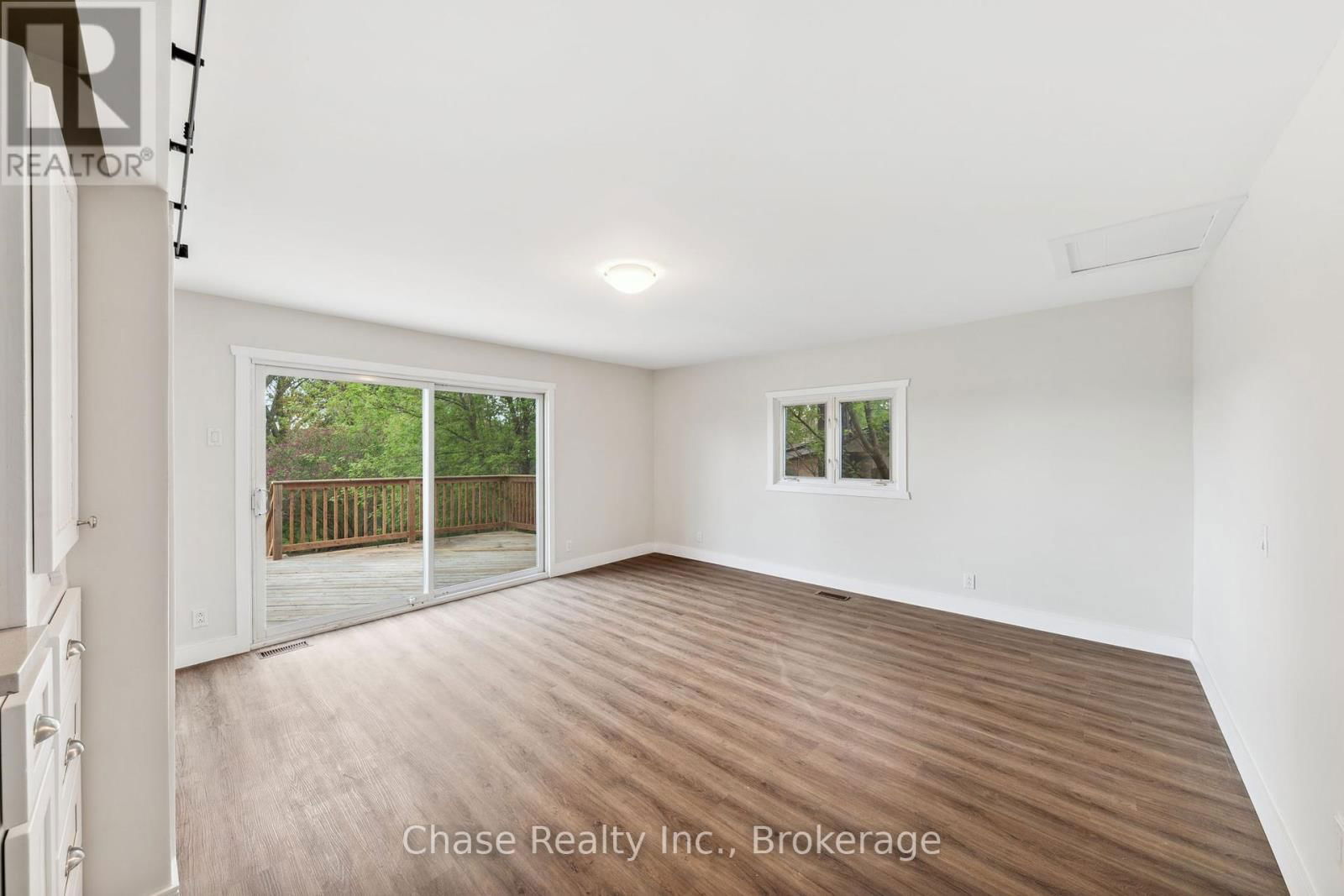 68 FOX STREET Image 16
