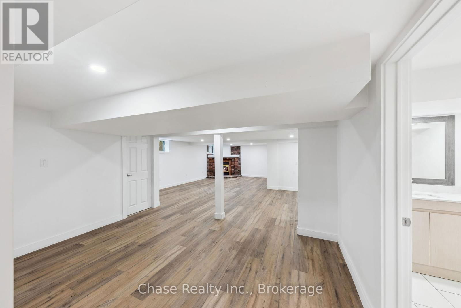 68 FOX STREET Image 23