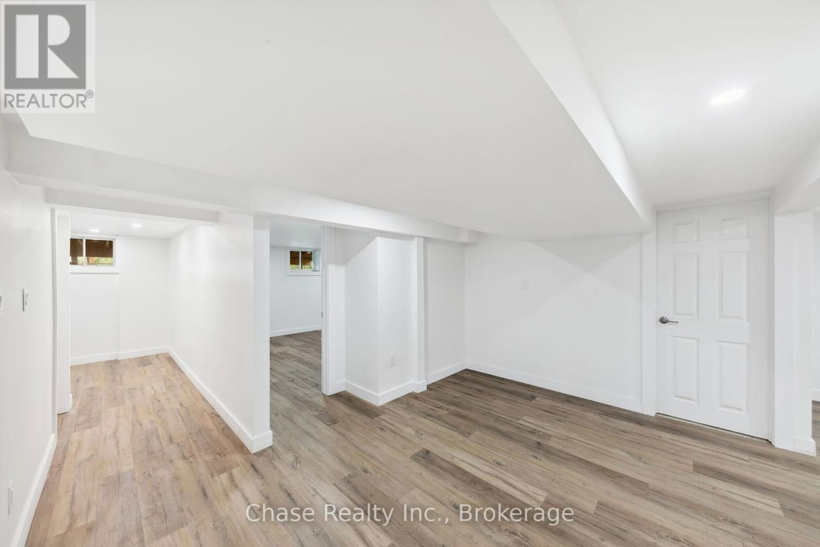 68 FOX STREET Image 24