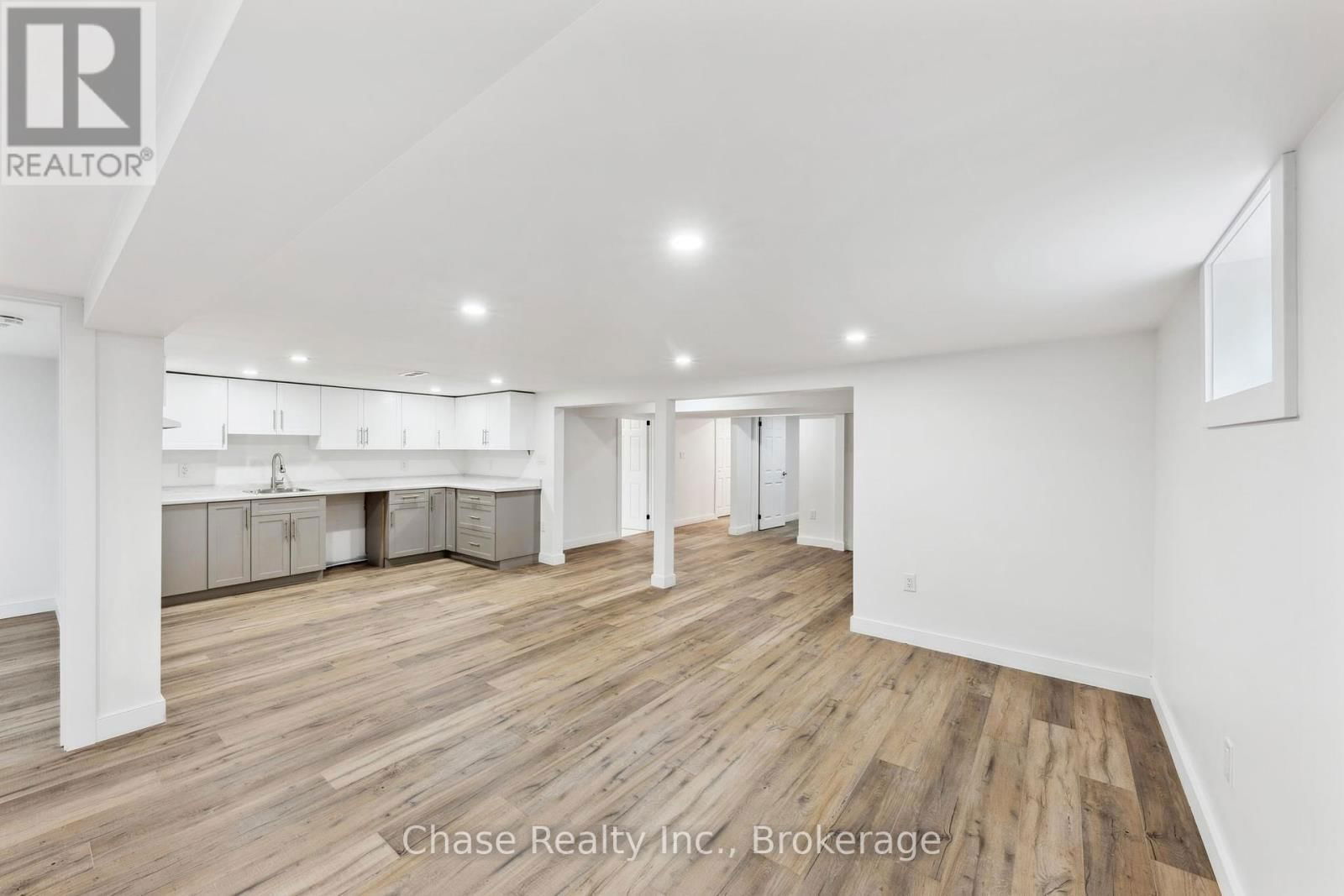 68 FOX STREET Image 25