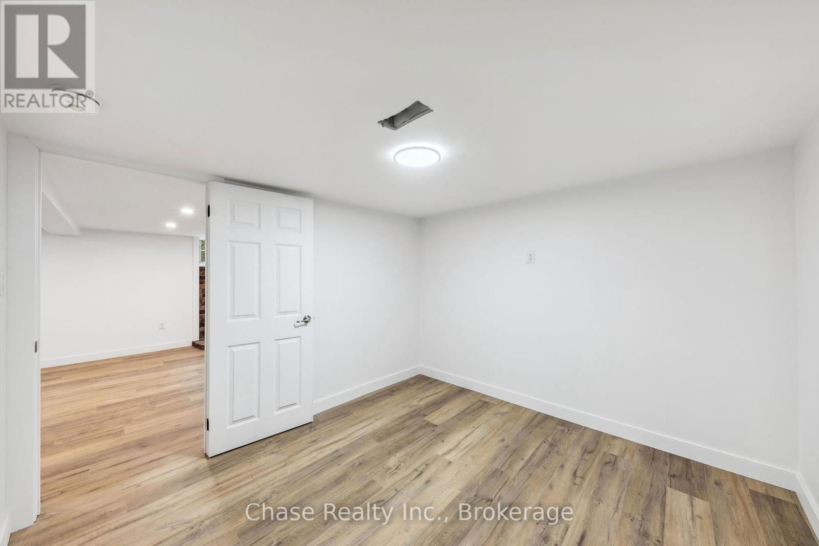 68 FOX STREET Image 34