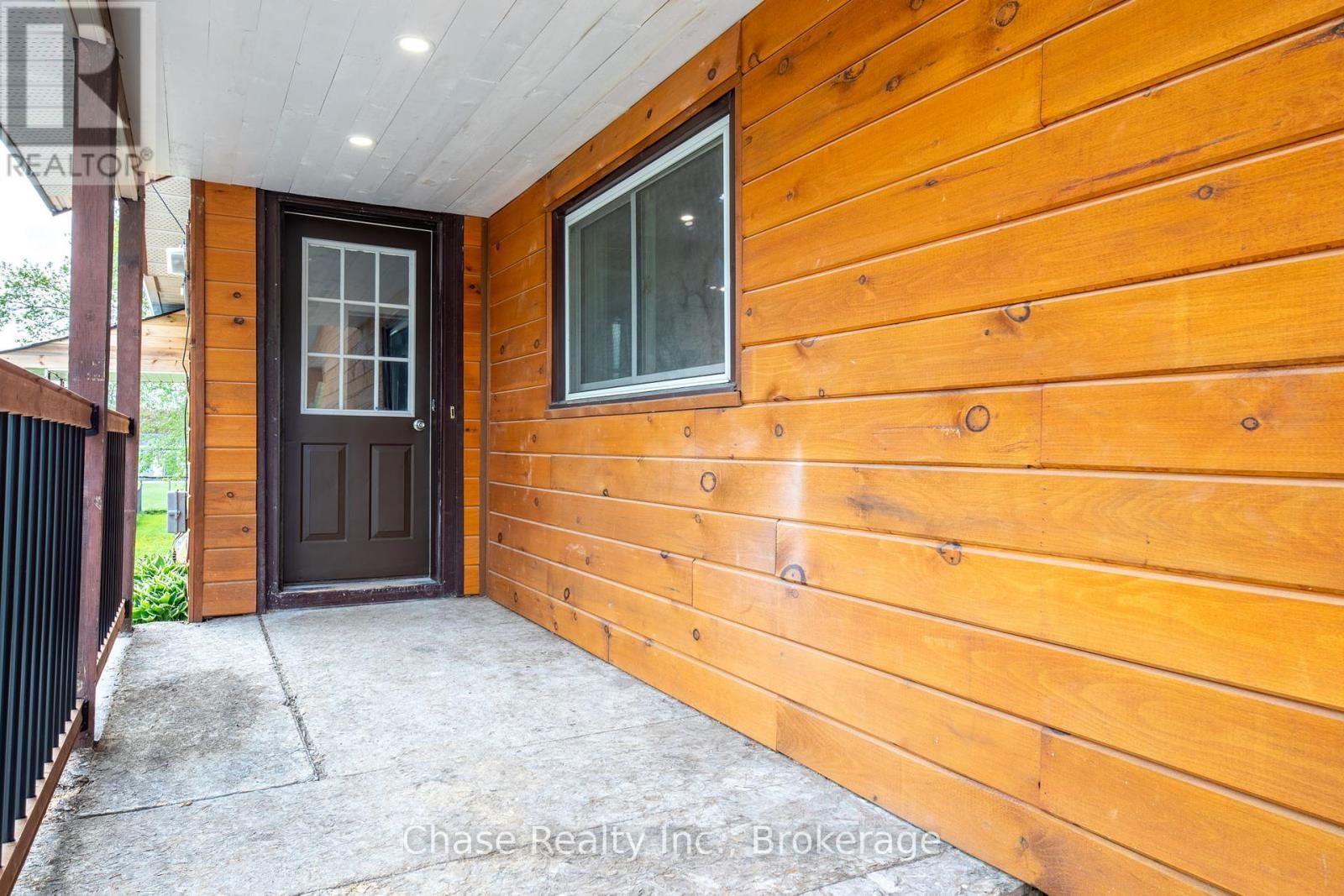 68 FOX STREET Image 36