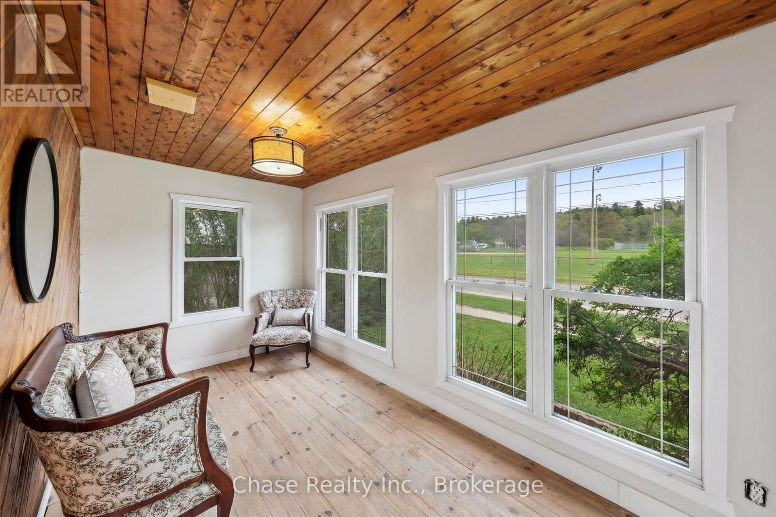 68 FOX STREET Image 4