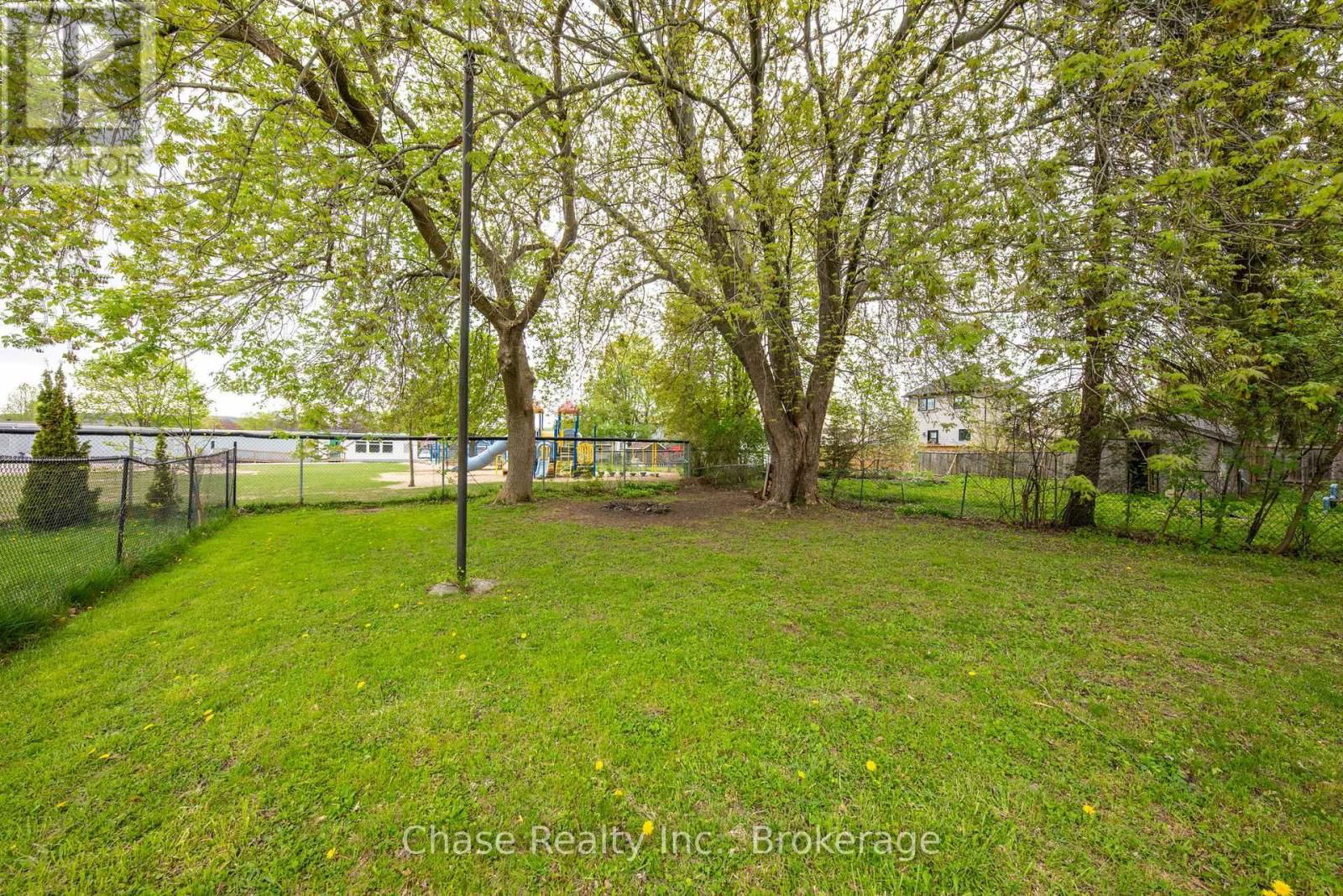 68 FOX STREET Image 43