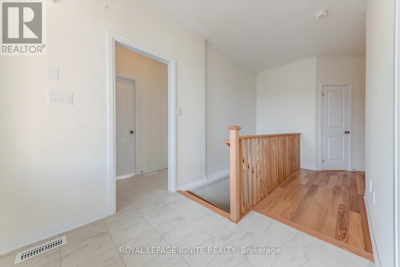 553 HUDSON CRESCENT Image 12