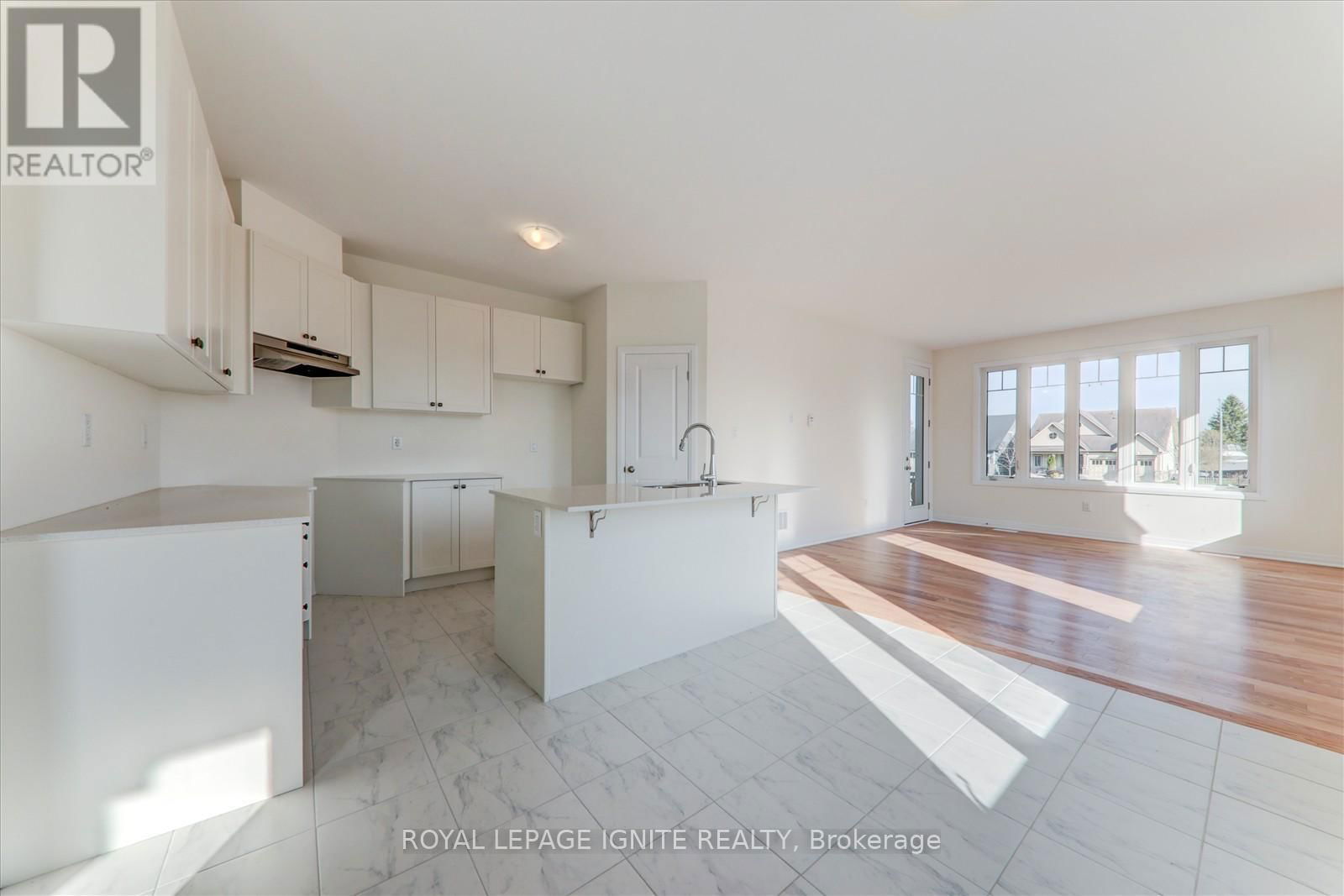 553 HUDSON CRESCENT Image 13