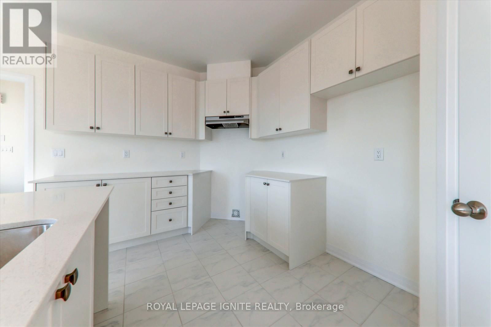 553 HUDSON CRESCENT Image 15