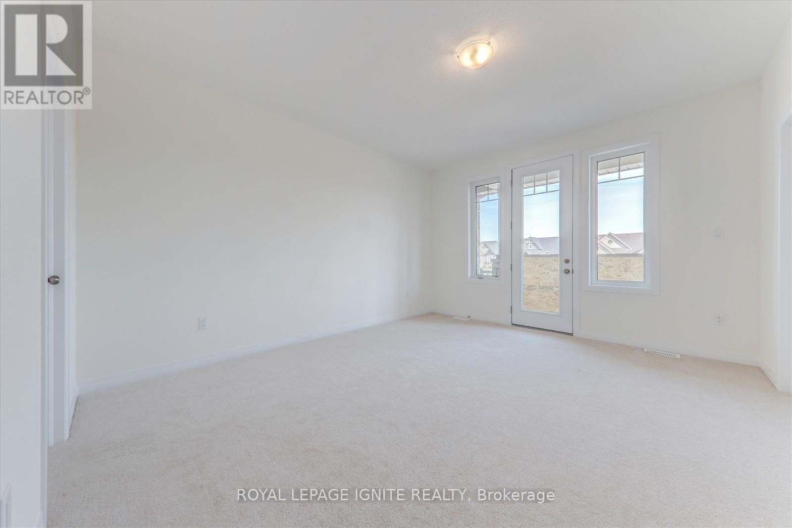553 HUDSON CRESCENT Image 21