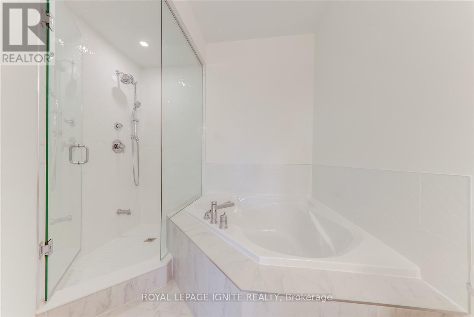 553 HUDSON CRESCENT Image 24