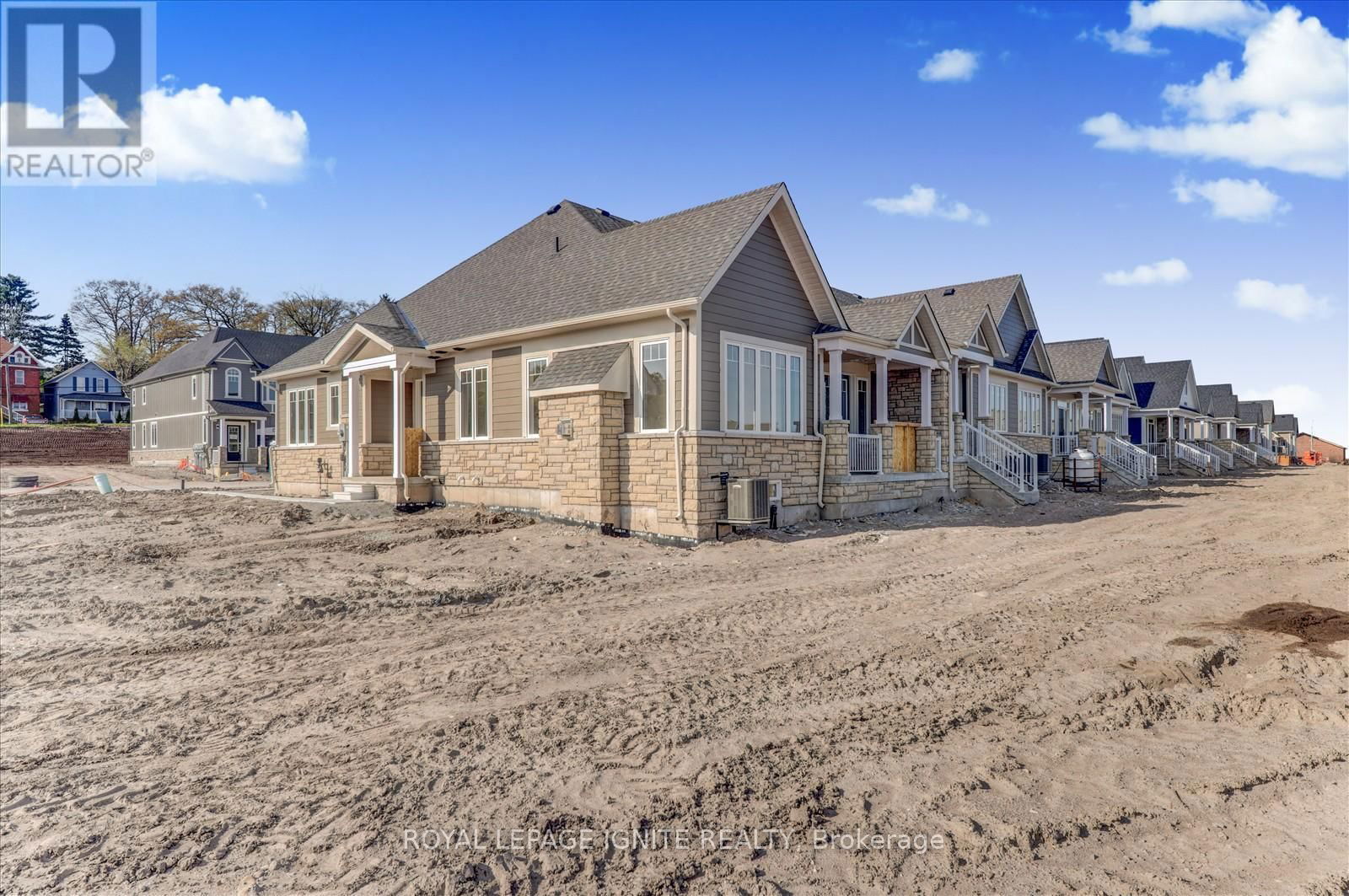553 HUDSON CRESCENT Image 9