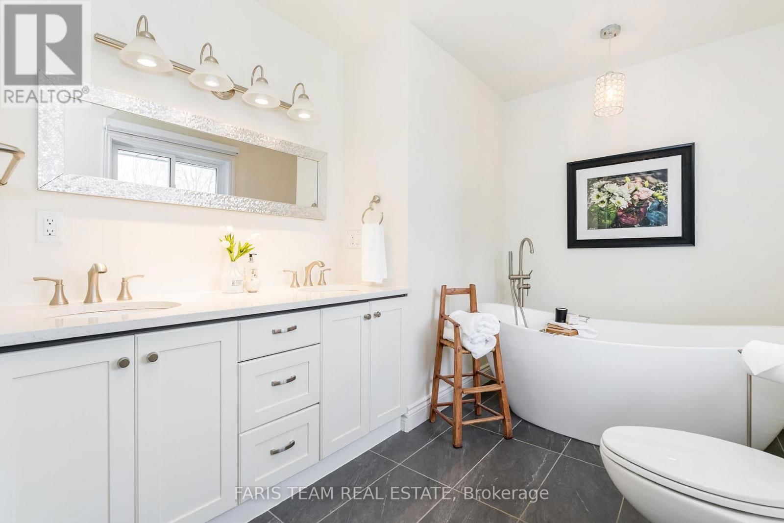 7 BAILEY CRESCENT Image 18