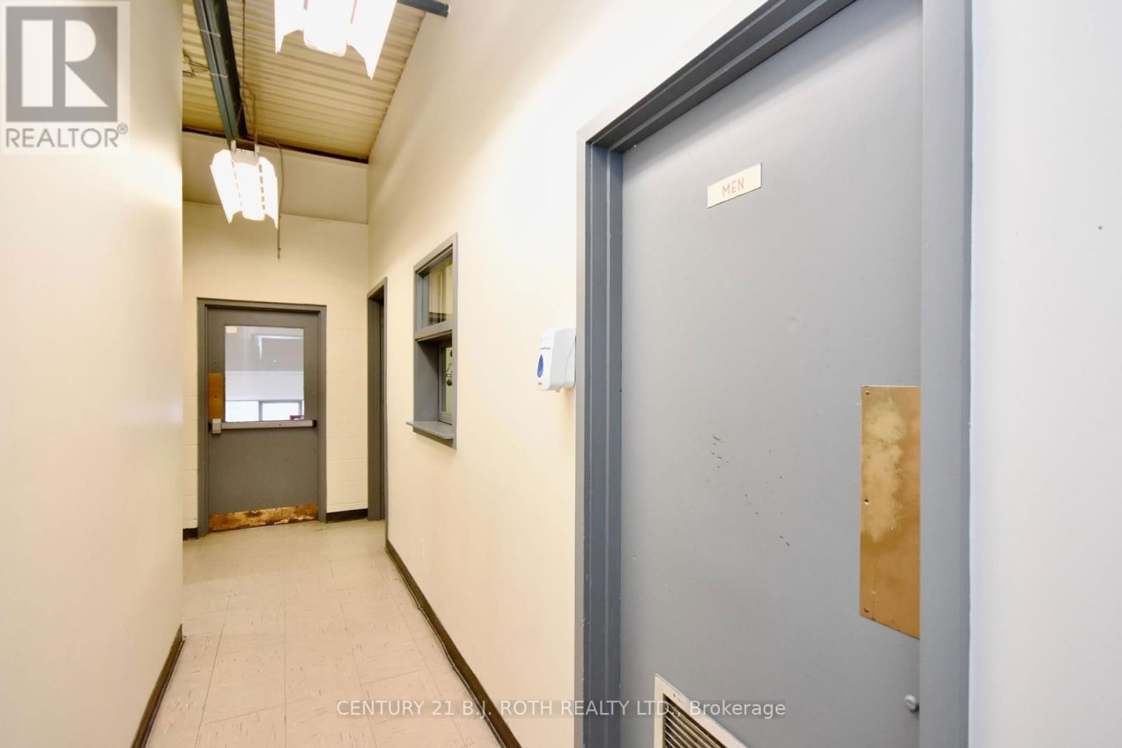 31 COLBORNE STREET EAST Image 24