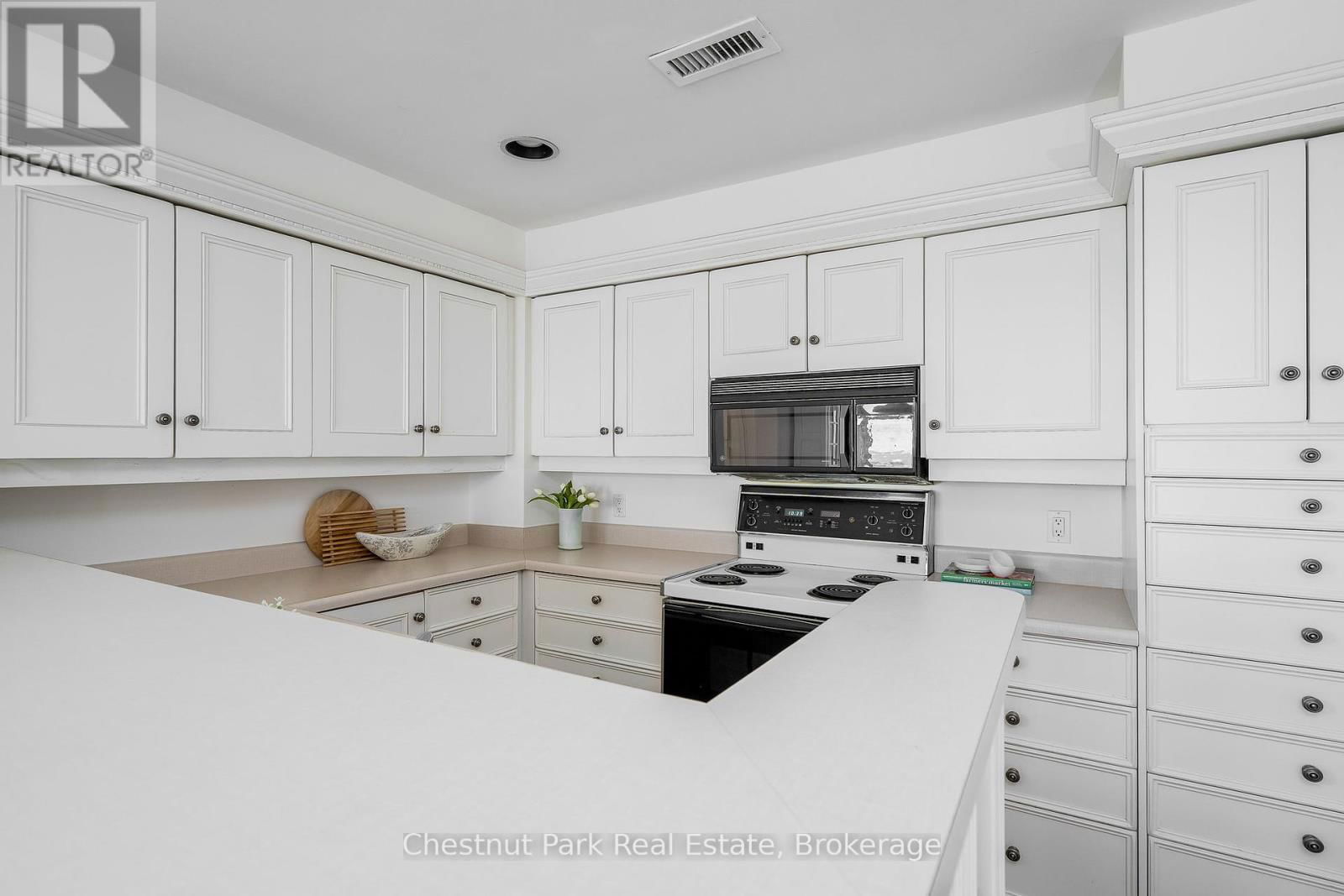 849-851 SUNCREST CIRCLE Image 25