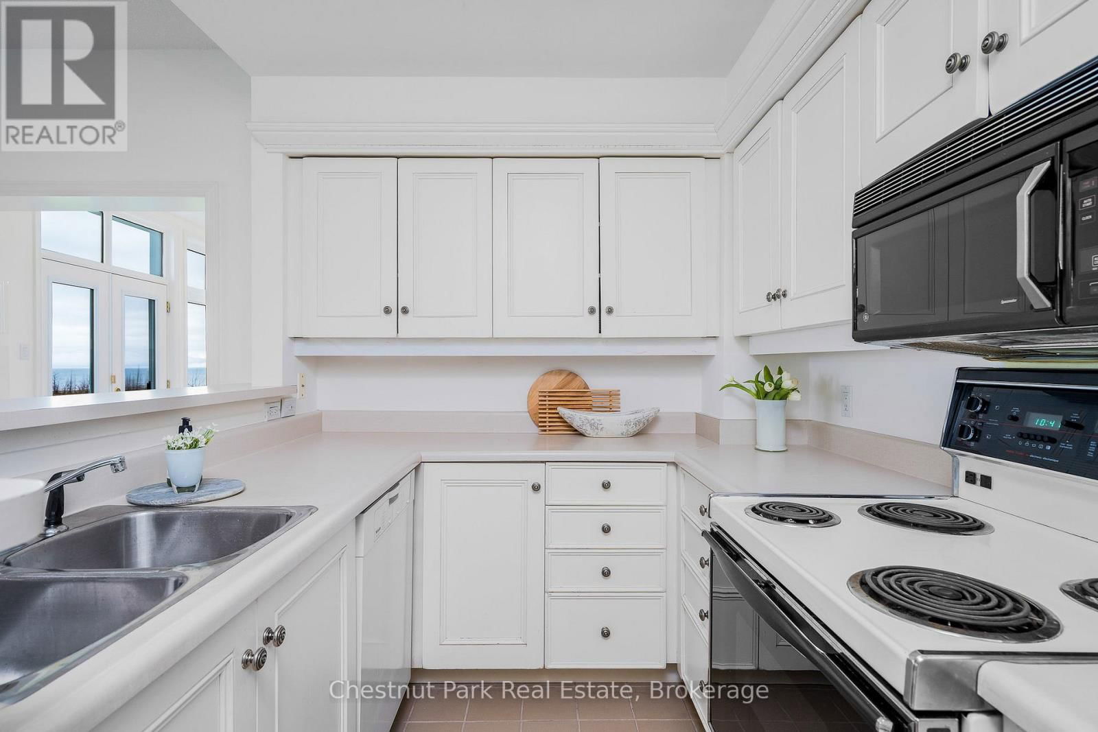 849-851 SUNCREST CIRCLE Image 26