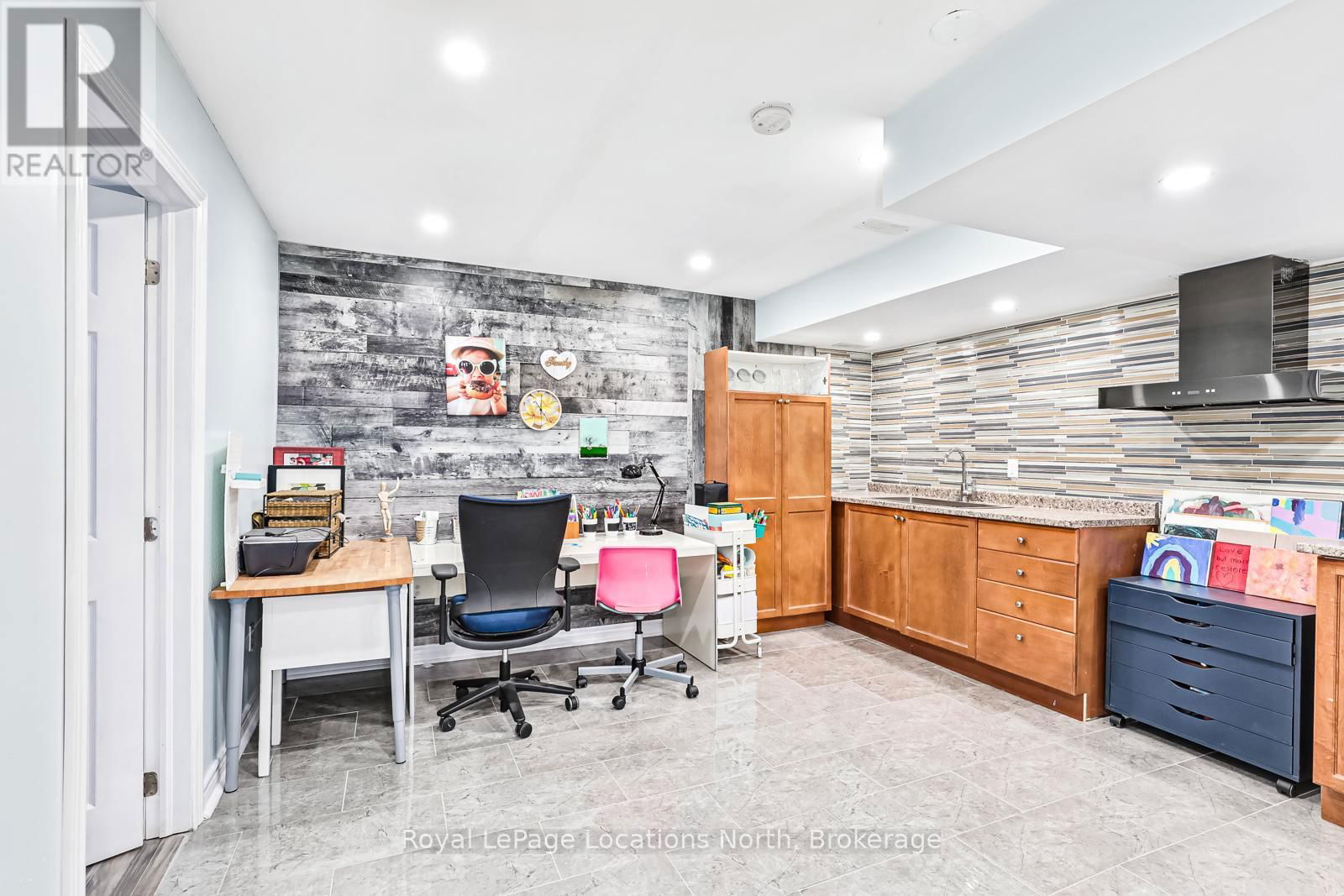 1 ACADEMY AVENUE Image 23