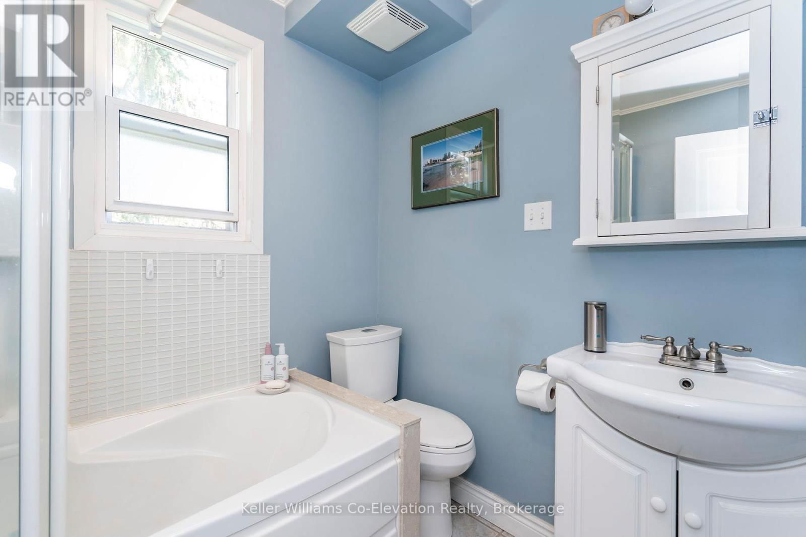 94 INNISFIL STREET Image 19