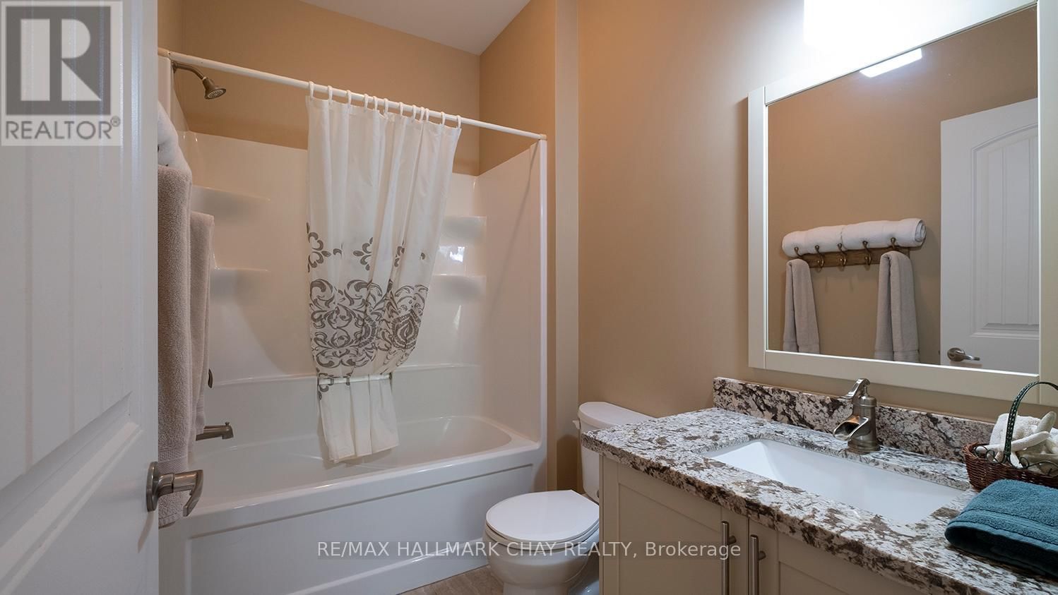 18 MAPLE COURT Image 18