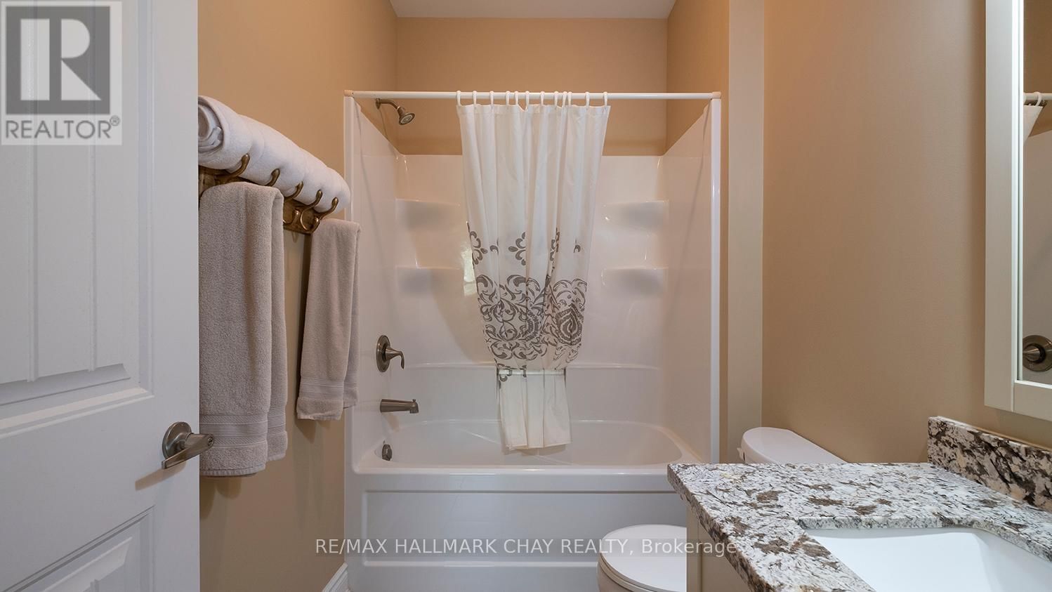 18 MAPLE COURT Image 20