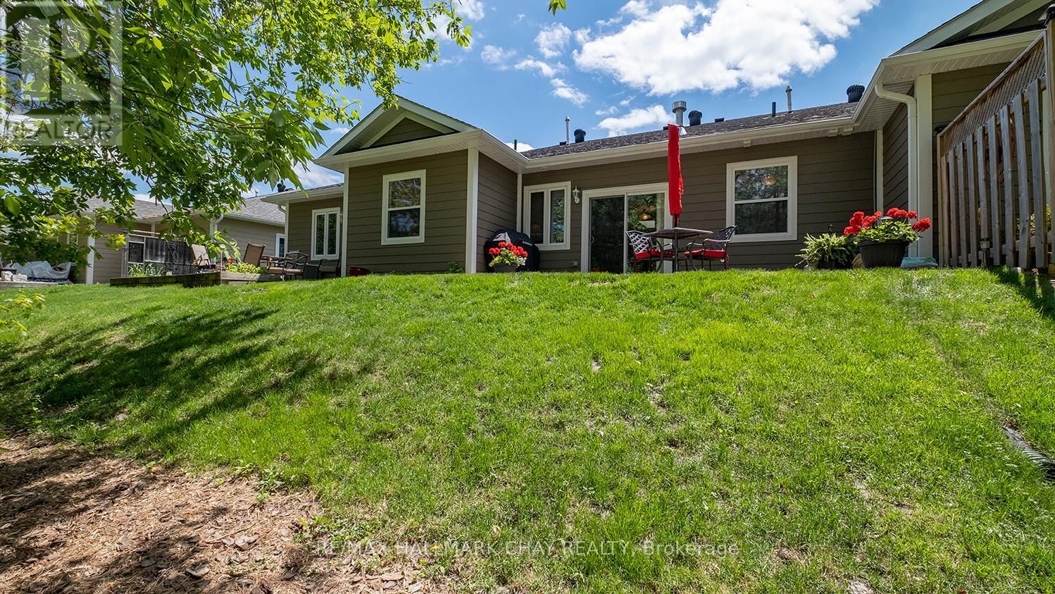 18 MAPLE COURT Image 30
