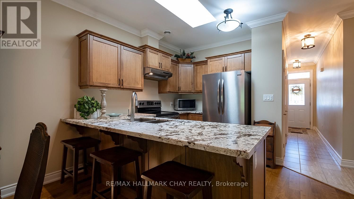 18 MAPLE COURT Image 4