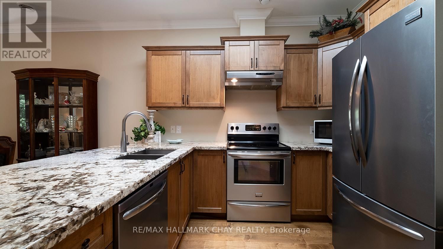 18 MAPLE COURT Image 5