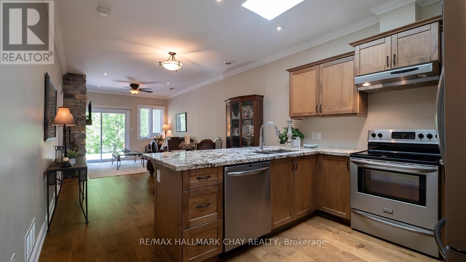 18 MAPLE COURT Image 6