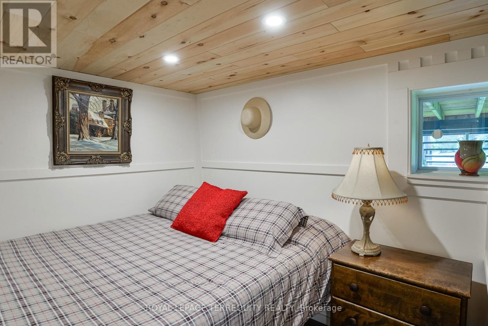 7862 BIRCH DRIVE Image 23