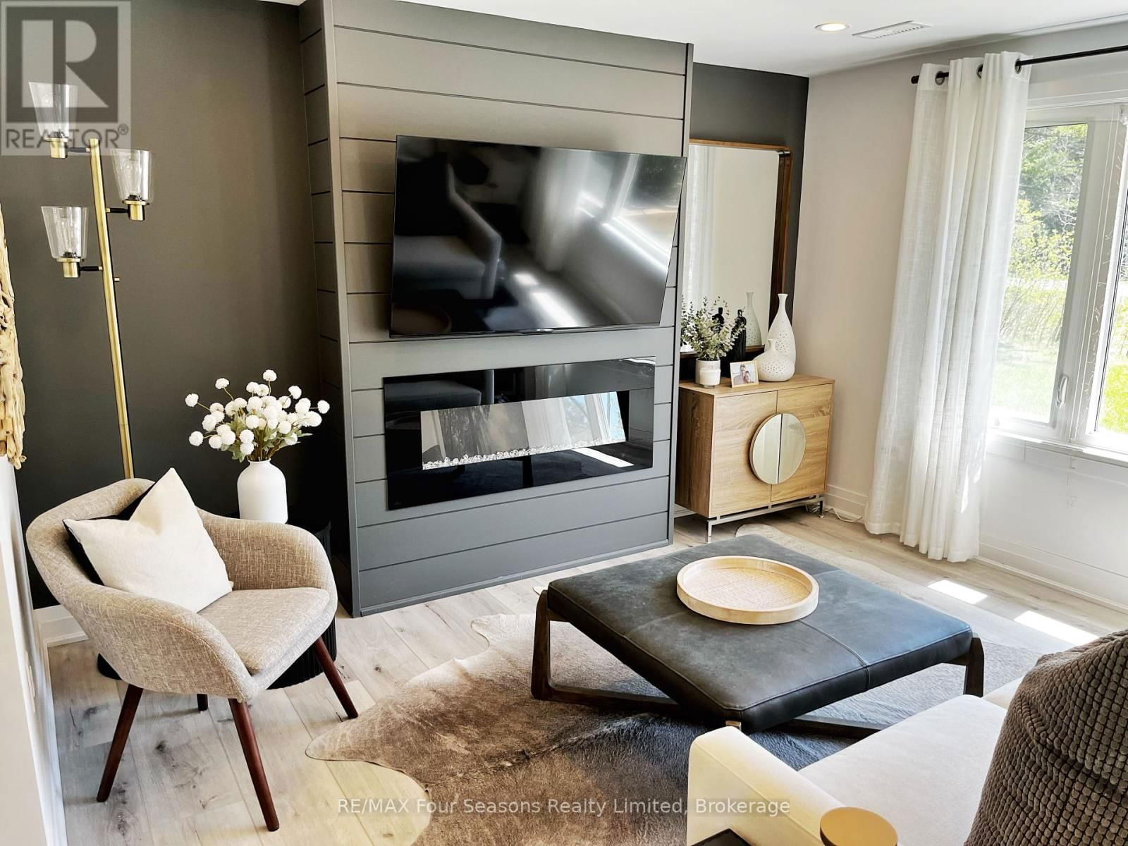 28 BETTY BOULEVARD Image 11