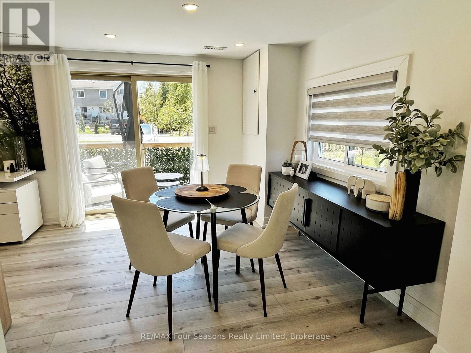 28 BETTY BOULEVARD Image 15