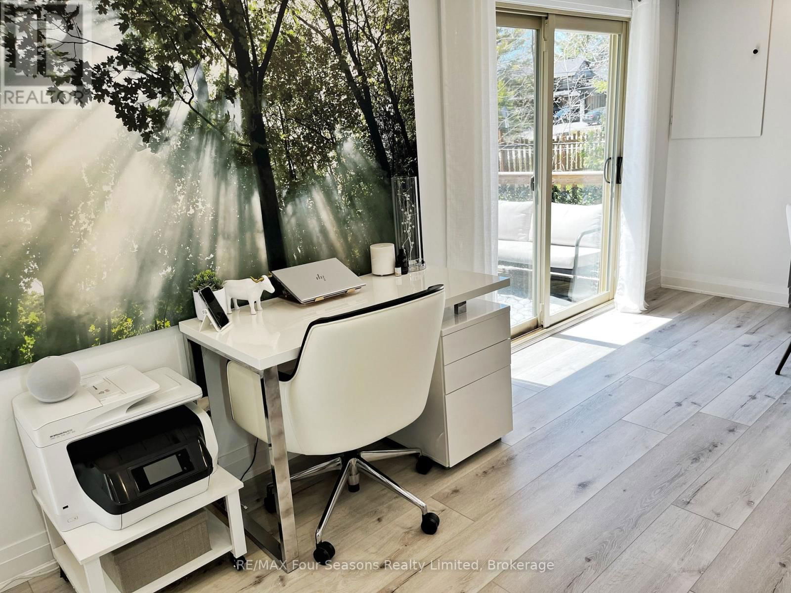 28 BETTY BOULEVARD Image 16