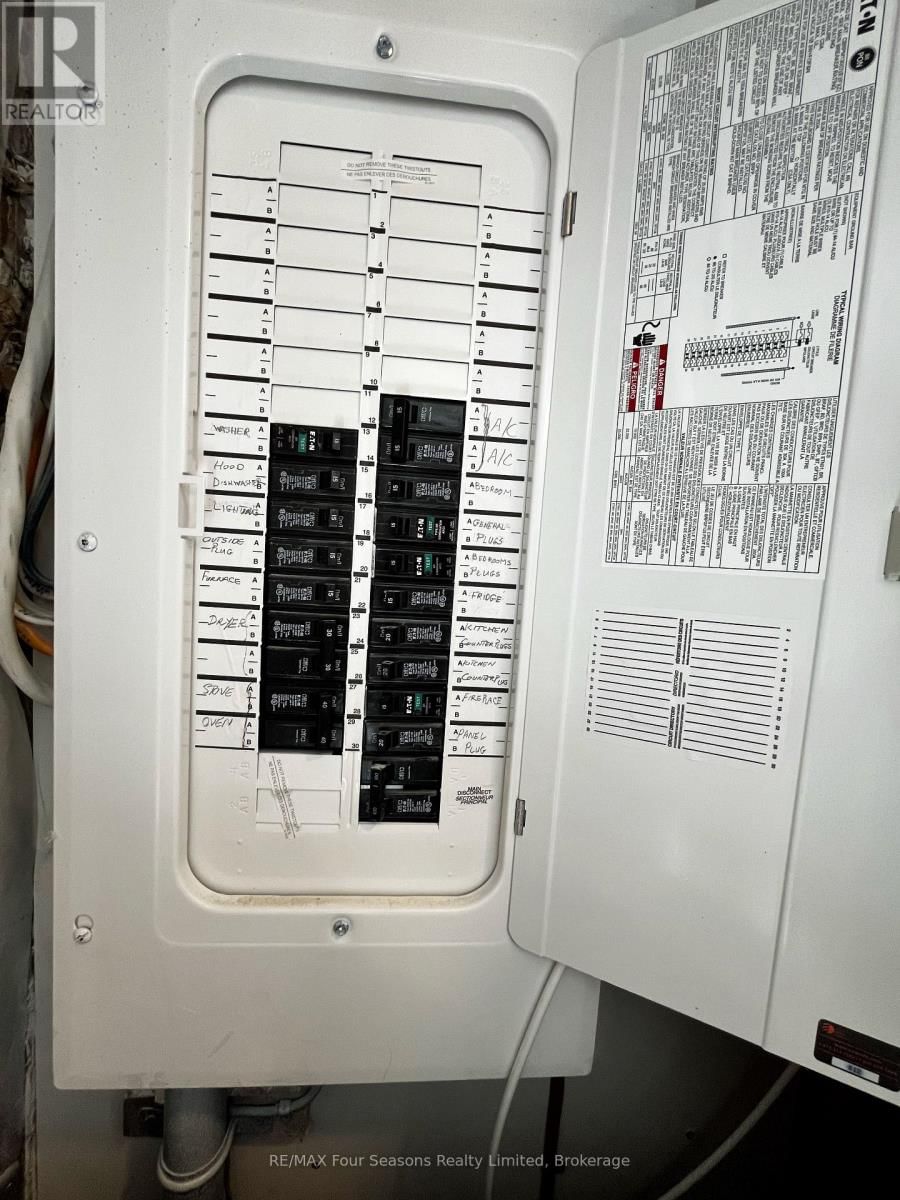 28 BETTY BOULEVARD Image 32
