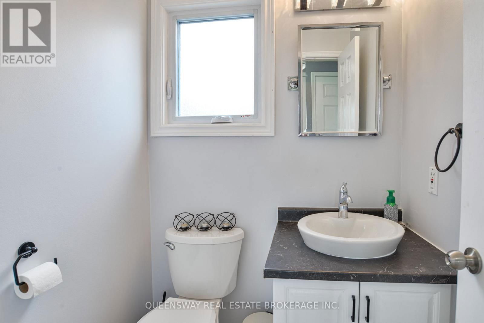 10 LEWIS DRIVE Image 15