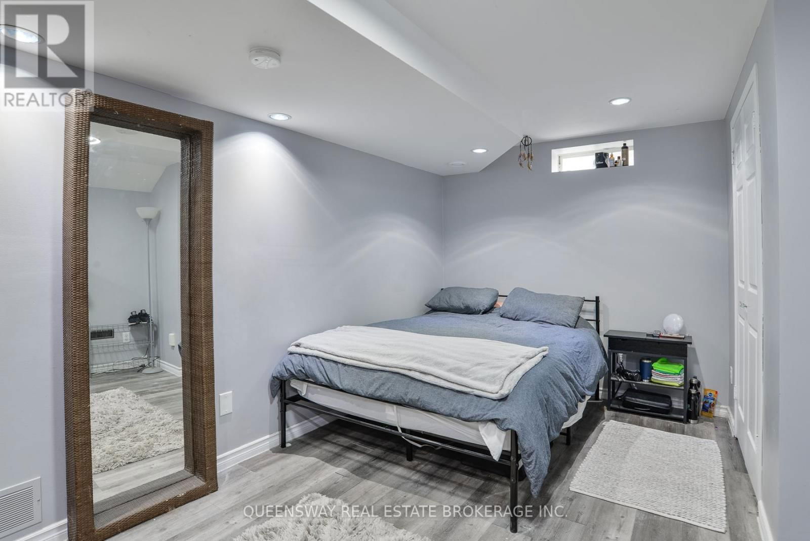 10 LEWIS DRIVE Image 26