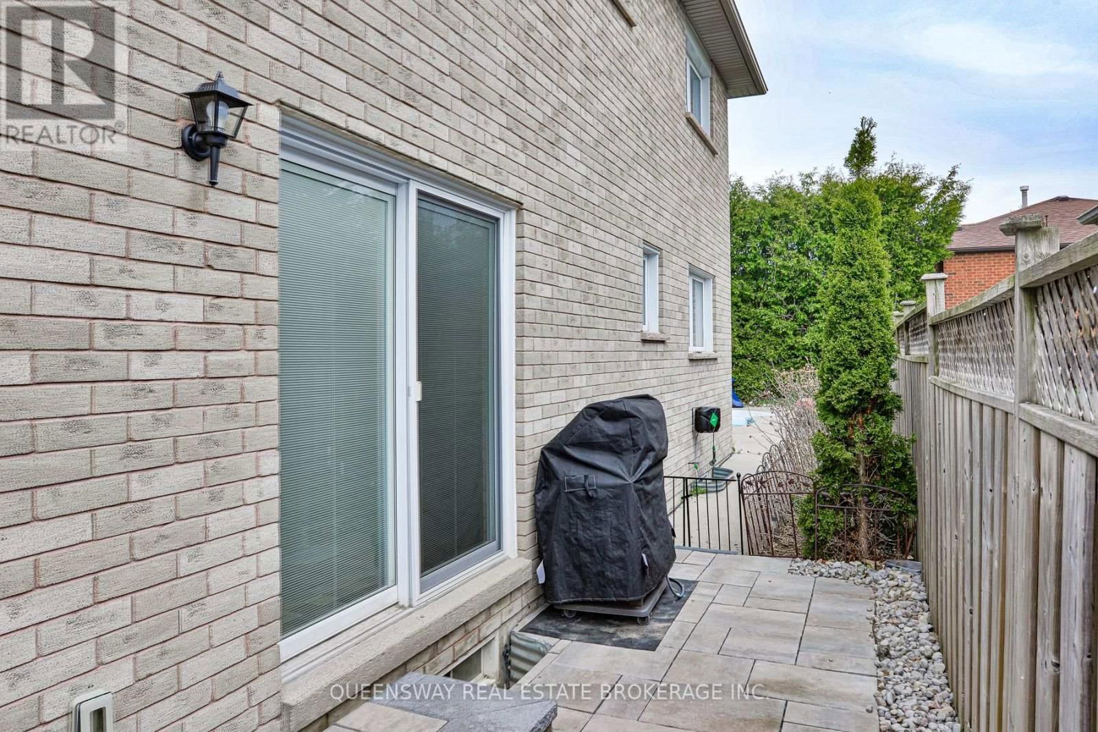10 LEWIS DRIVE Image 30