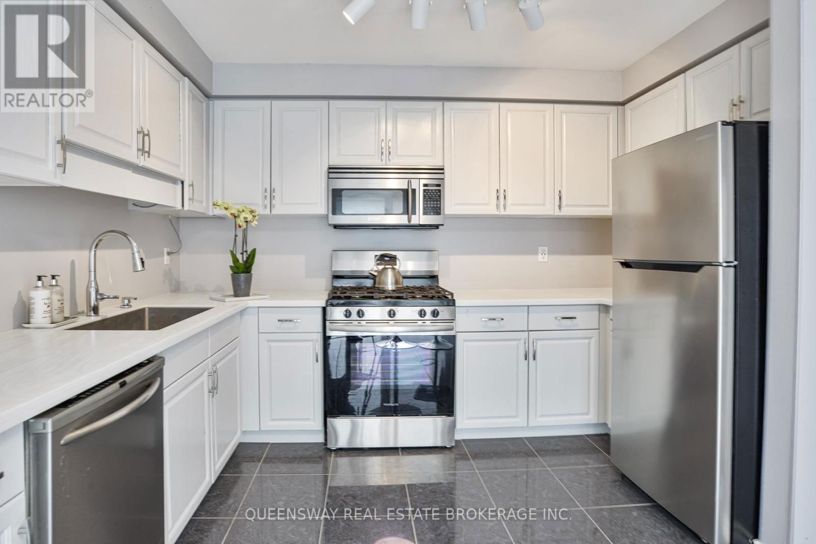 10 LEWIS DRIVE Image 9