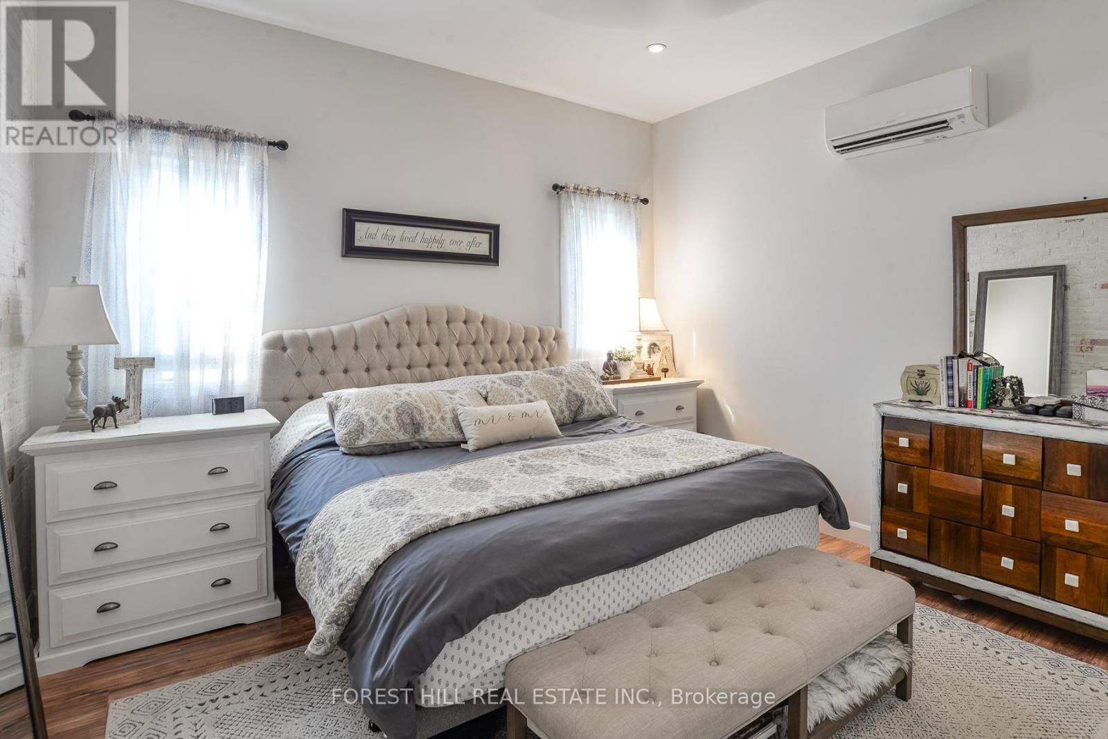241 MISSISSAGA STREET WEST Image 14