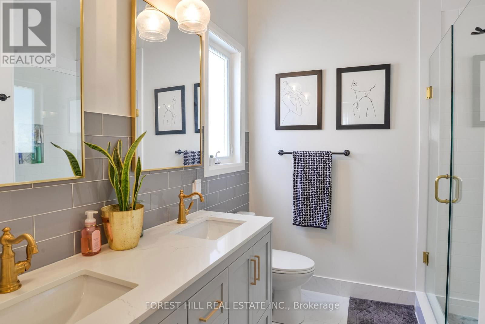 241 MISSISSAGA STREET WEST Image 15